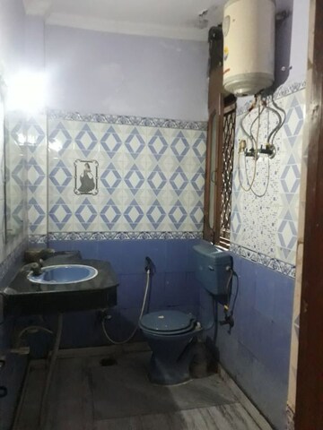 Team Area in 3.5 BHK Independent House at RWA Apartments Sector 41, Sector 41 – for Rent