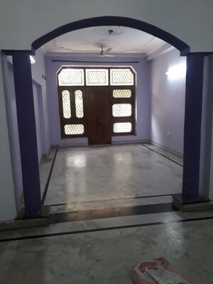 Room in 3.5 BHK Independent House at RWA Apartments Sector 41, Sector 41 – for Rent