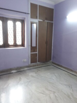 Room in 3.5 BHK Independent House at RWA Apartments Sector 41, Sector 41 – for Rent
