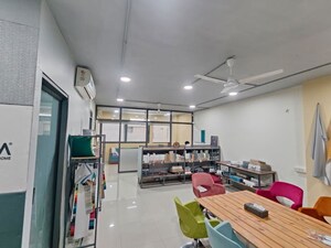  Office Space For Rent in Vastrapur