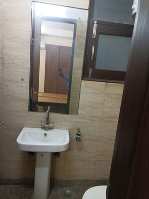 Bathroom in 1.5 BHK Independent House at RWA Apartments Sector 41, Sector 41 – for Rent