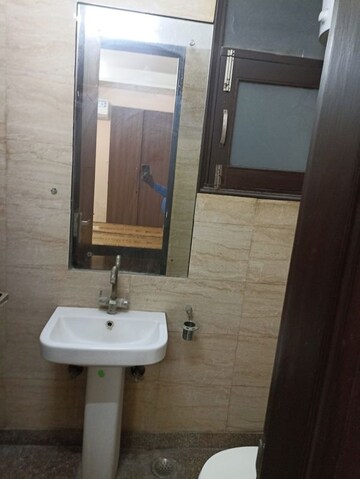Bathroom in 1.5 BHK Independent House at RWA Apartments Sector 41, Sector 41 – for Rent