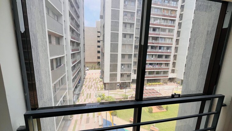 Balcony, memnagar Commercial Office Space 875 Sq.Ft. In Memnagar Ahmedabad 10060941
