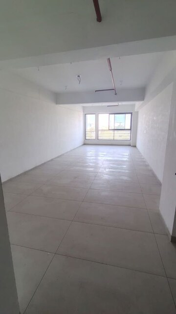 Room in  Office Space at Vaishnodevi Circle – for Rent