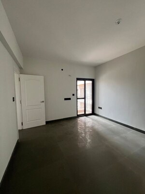 Room in 3 BHK Apartment at Centreo , Kanakapura Road – for Sale