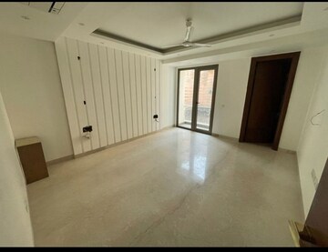 Room in 4 BHK Builder Floor at Greater Kailash ii – for Rent