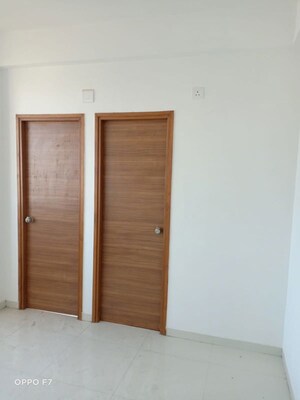 Room in 2 BHK Apartment at Ambawadi – for Rent