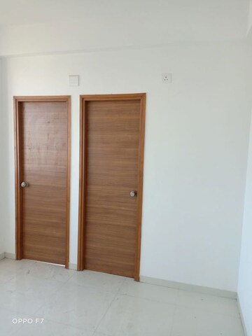 Room in 2 BHK Apartment at Ambawadi – for Rent