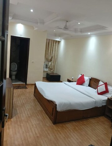 Bedroom in 3 BHK Builder Floor at Chittaranjan Park – for Rent