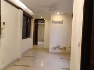 Room in 3 BHK Apartment at Green Park Extension – for Sale