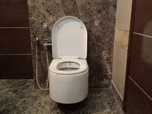 Bathroom in 3 BHK Apartment at Green Park Extension – for Sale