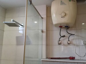 Furnished Amenities in 3 BHK Apartment at Green Park Extension – for Sale