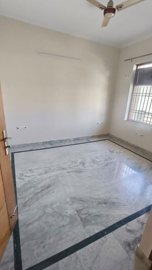 Room in 4 BHK Independent House at Ansal Plaza Gurgaon, Palam Vihar – for Sale