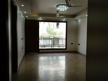 Room in 3 BHK Apartment at Green Park Extension – for Sale