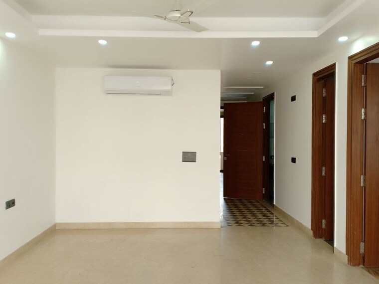 Room, green park extension 3 Bedroom 1900 Sq.Ft. Apartment In Green Park Extension Delhi 10063785