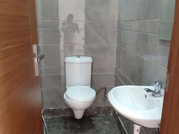Bathroom in 3 BHK Apartment at Green Park Extension – for Sale
