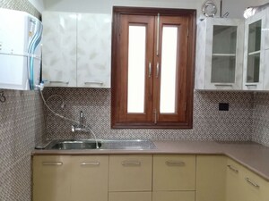 Furnished Amenities in 3 BHK Apartment at Green Park Extension – for Sale