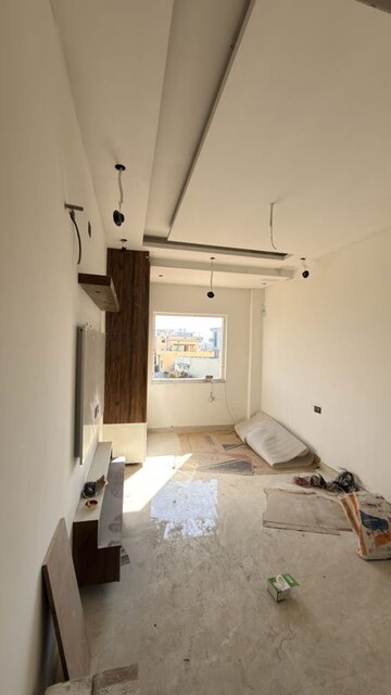 Room in 3 BHK Builder Floor at Amwala Karanpur – for Sale