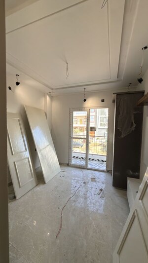 Living Room in 3 BHK Builder Floor at Amwala Karanpur – for Sale