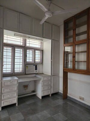  1.5 BHK Apartment at Bandra West – for Rent