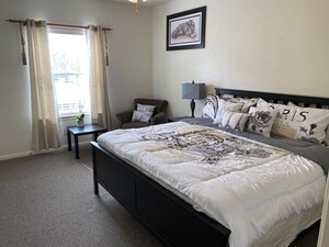 Bedroom in 3.5 BHK Apartment at Defence Colony – for Rent