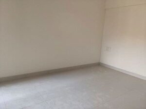Room in 3 BHK Apartment at Atul Hillcreast, Andheri East – for Rent