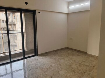 Room in 3 BHK Apartment at Atul Hillcreast, Andheri East – for Rent