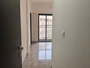 Room in 3 BHK Apartment at Atul Hillcreast, Andheri East – for Rent