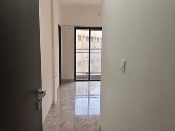 Room in 3 BHK Apartment at Atul Hillcreast, Andheri East – for Rent