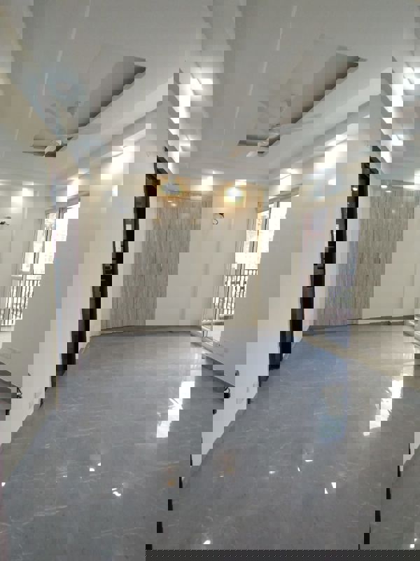 6 BHK + Study Room 5600 Sq.Ft. Penthouse in Solitairian Estate