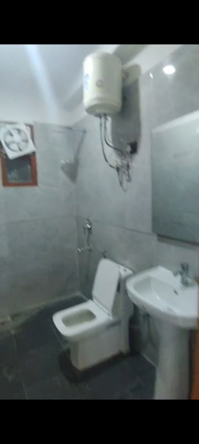 Bathroom, chattarpur 3 Bedroom 130 Sq.Yd. Builder Floor In Chattarpur Delhi 10063316