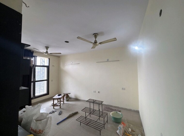 Hall, wave-floors 2 Bedroom 135 Sq.Yd. Builder Floor In Mahurali Ghaziabad 10063930