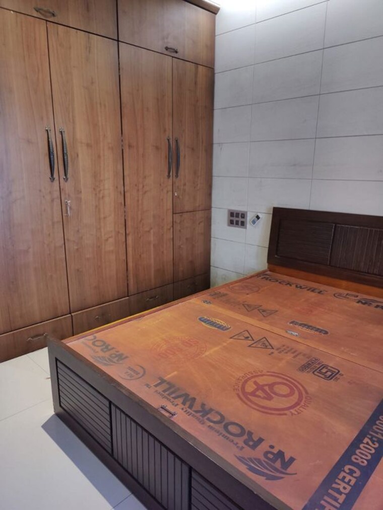 Master Bedroom, bandra west 2.5 Bedroom 700 Sq.Ft. Apartment In Bandra West Mumbai 10063916