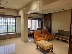 2.5 BHK + Pooja Room Apartment For Rent in Bandra West