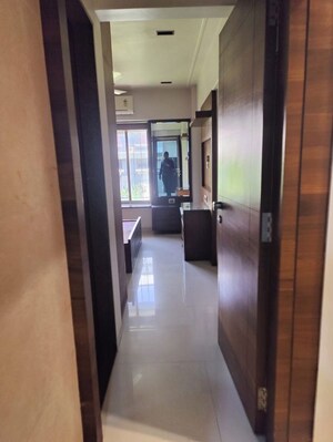 Room in 2.5 BHK Apartment at Bandra West – for Rent