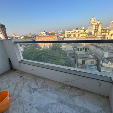 Balcony in 1.5 BHK Builder Floor at DLF City Phase III, Dlf Cyber City – for Rent