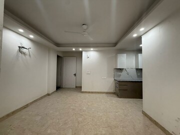 Room in 2 BHK Builder Floor at Saket – for Rent