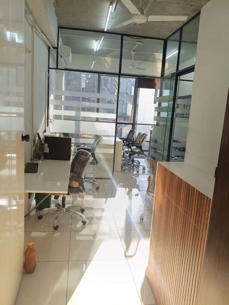 Team Area, makarba Commercial Office Space 483 Sq.Ft. In Makarba Ahmedabad 10063957