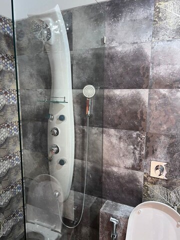 Bathroom in 4 BHK Apartment at Paradise Sai World City Phase 2, New Panvel – for Rent