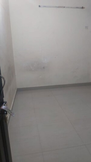 Room in 1 RK Builder Floor at Mayur Vihar – for Rent