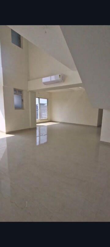 Room in 6+ BHK Penthouse at Supreme Estia Phase 1, Baner – for Sale