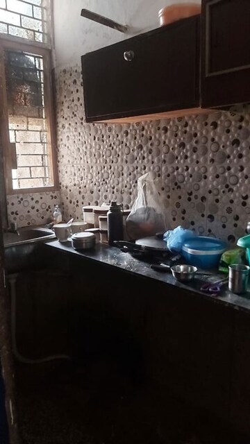 Bedroom in 1.5 BHK Apartment at Mayur Vihar – for Rent