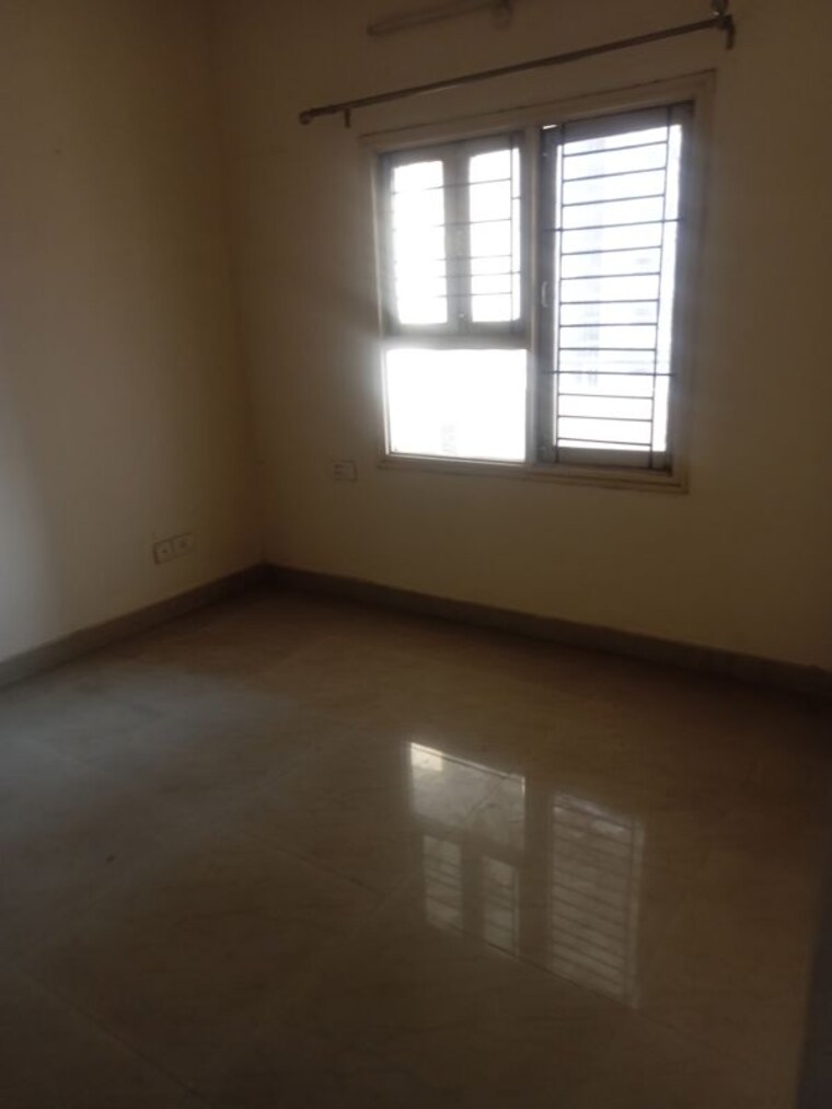 Room, gomti nagar 3.5 Bedroom 1650 Sq.Ft. Apartment In Gomti Nagar Lucknow 10064018