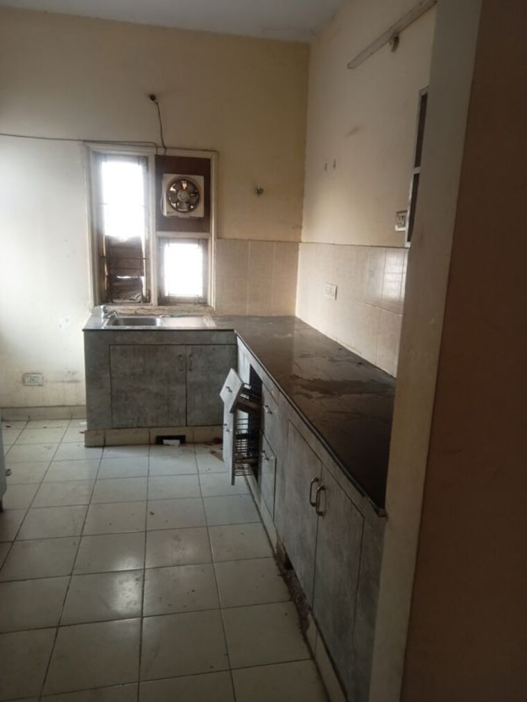 Kitchen, gomti nagar 3.5 Bedroom 1650 Sq.Ft. Apartment In Gomti Nagar Lucknow 10064018