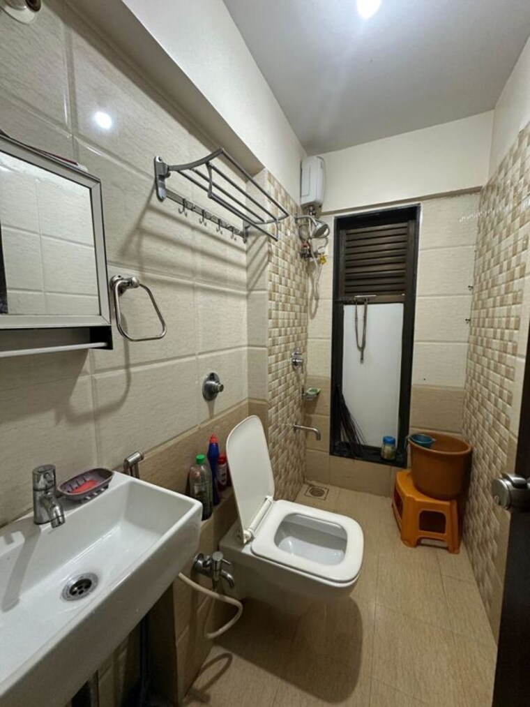 Bathroom, metro-grande 2 Bedroom 864 Sq.Ft. Apartment In Kalyan East Thane 10064020