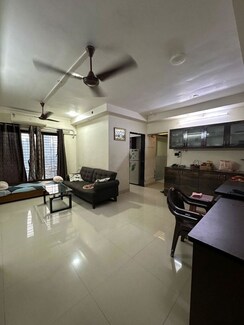 2 BHK + Extra Room Apartment For Rent in Metro Grande