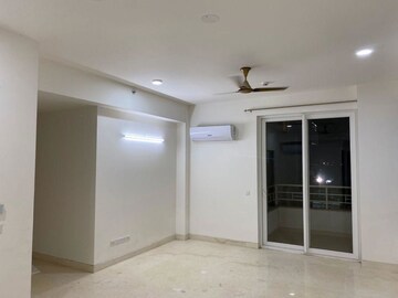 Room in 2 BHK Apartment at Puri Emerald Bay, Sector 104 – for Rent