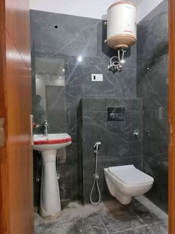 Master Bedroom in 2 BHK Apartment at Malviya Nagar – for Rent