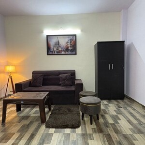 Living Room in 1 BHK Builder Floor at DLF City Phase III, Dlf Cyber City – for Rent