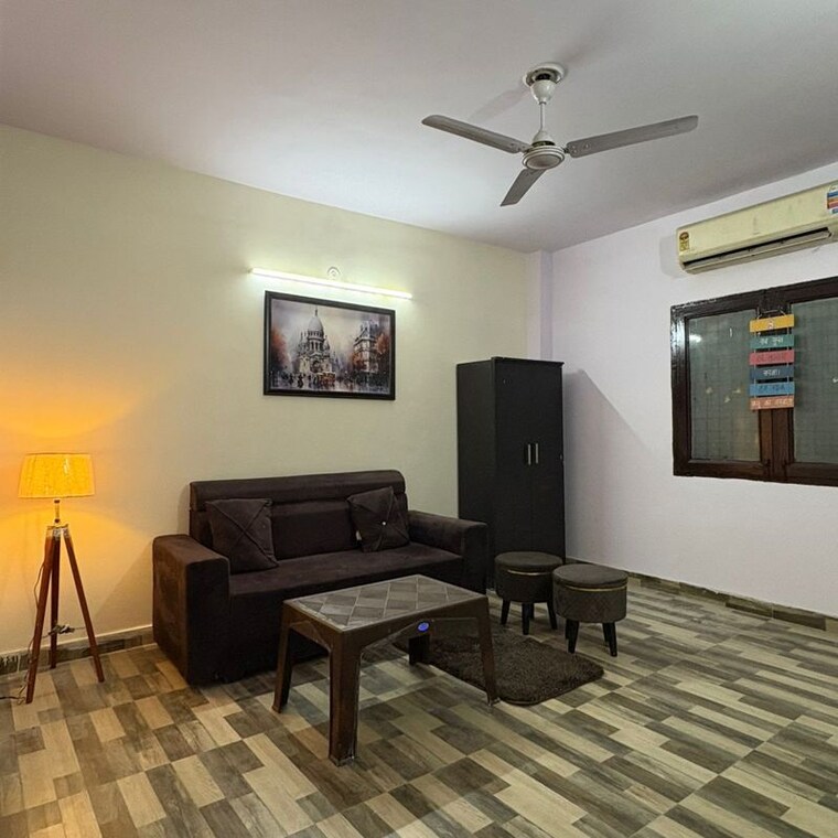 Living Room, dlf-city-phase-iii 1 Bedroom 610 Sq.Ft. Builder Floor In Dlf Cyber City Gurgaon 10064048